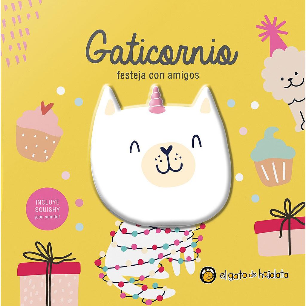 Gaticornio festeja con amigos